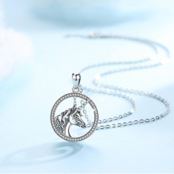 Pendentif licorne avec étoiles en en argent massif 925