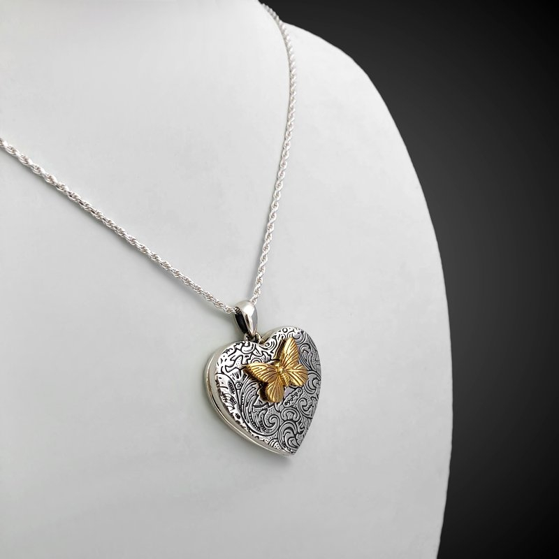 Collana con urna funeraria a forma di cuore con farfalla in argento - Gioielli commemorativi - Italia